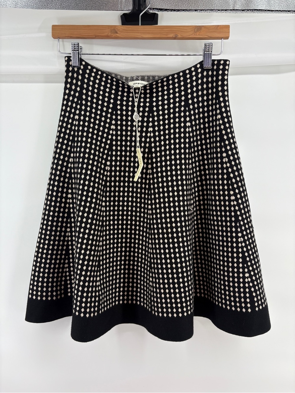 Max Studio Sweater Skirt Womens M/L NWT Black Ivory Knit A-Line Geometric Midi
